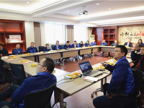 深学细悟转达头脑实力 ——太阳城官网集团党总支开展学习十九大精神 