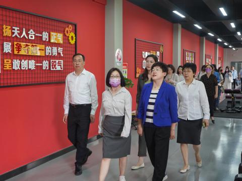 天下总工会女职工部莅临太阳城官网电气调研女职工事情